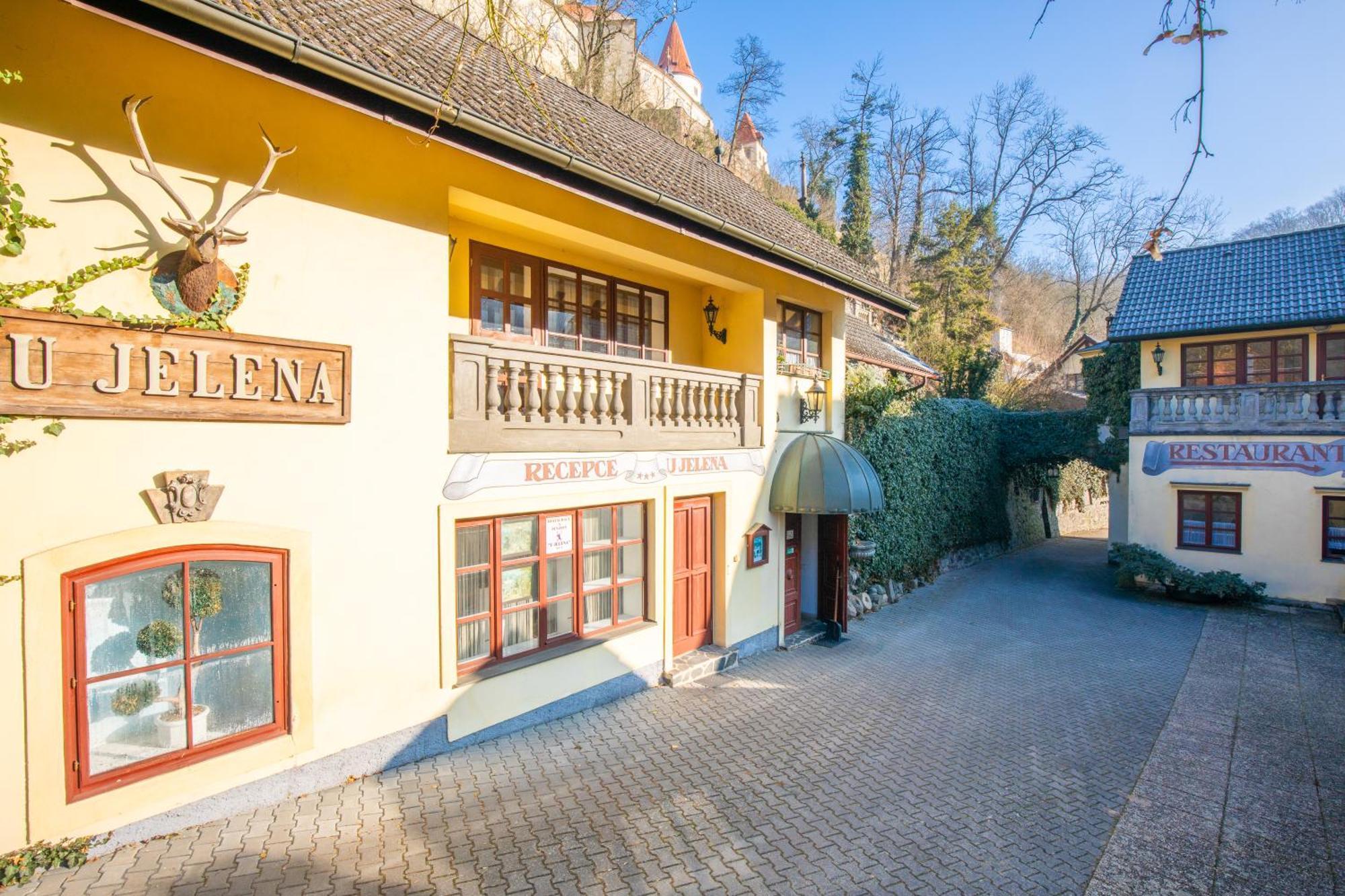 Resort U Jelena Krivoklat Exterior photo