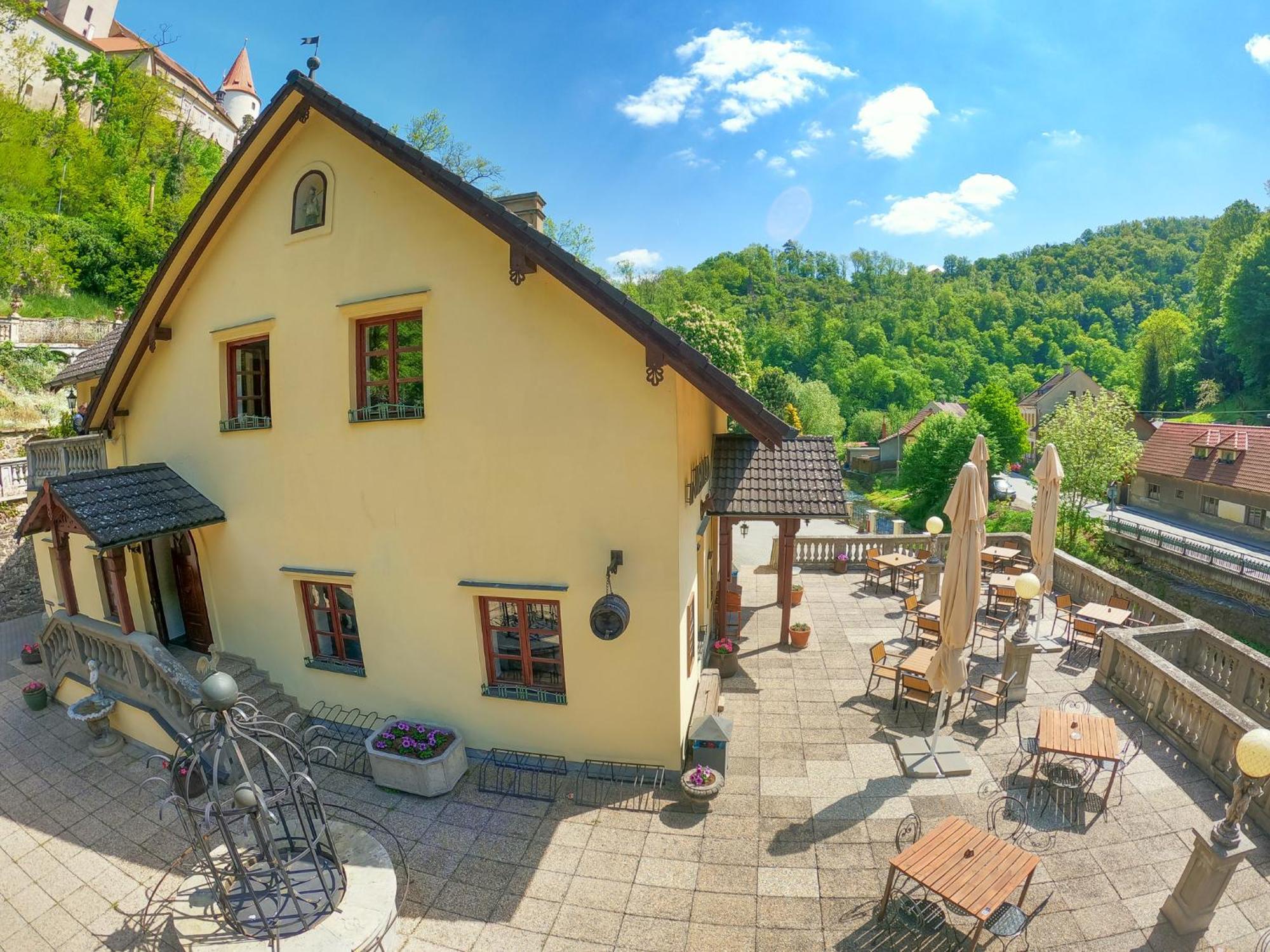 Resort U Jelena Krivoklat Exterior photo