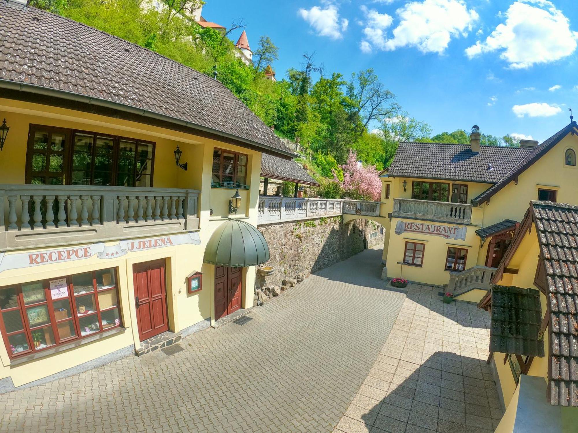 Resort U Jelena Krivoklat Exterior photo